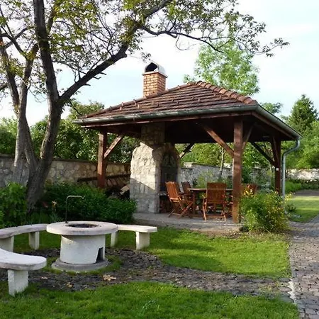 게스트하우스 Trifecta Udvarhaz 4*