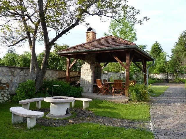 Pensionat Trifecta Udvarhaz 4*